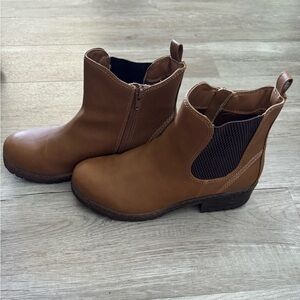 Brown ankle booties new size 8